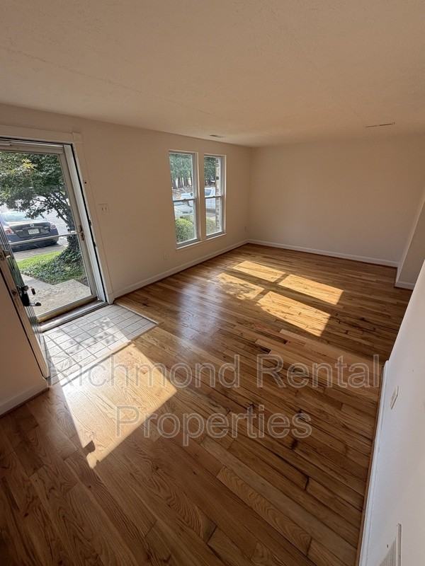 4968 Finnegan Ct - Photo 3 of 20