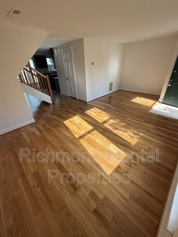 4968 Finnegan Ct - Photo 4 of 20