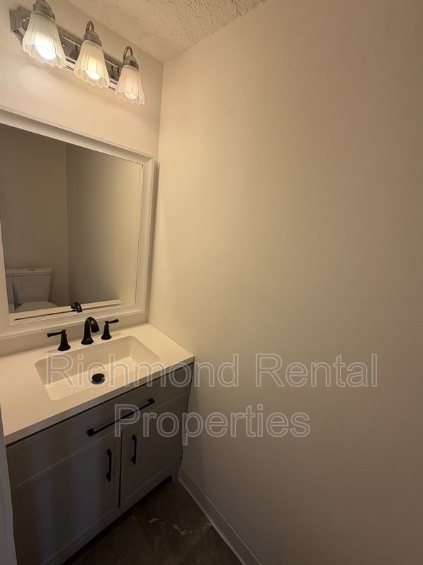 4968 Finnegan Ct - Photo 6 of 20