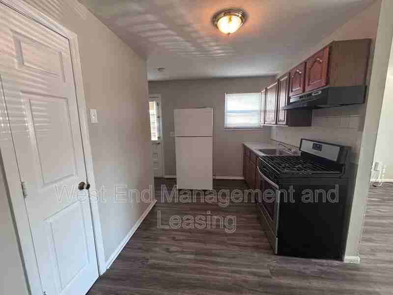 9961 Lorraine Ave - Photo 3 of 9