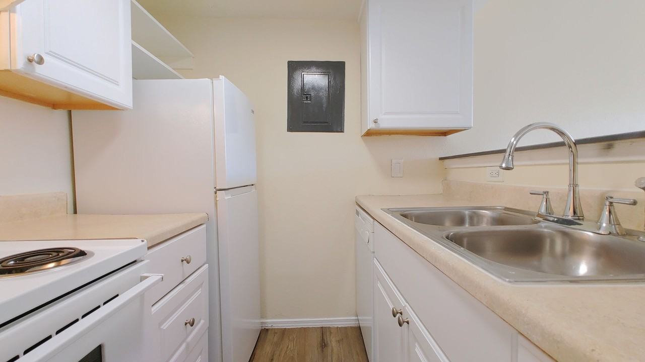 Cloudview Terrace - Photo 4 of 27