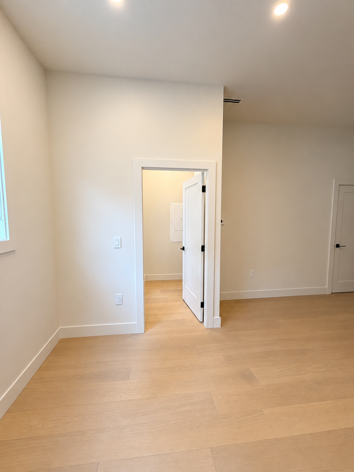 5406 Manor Street #5 - Photo 7 of 8
