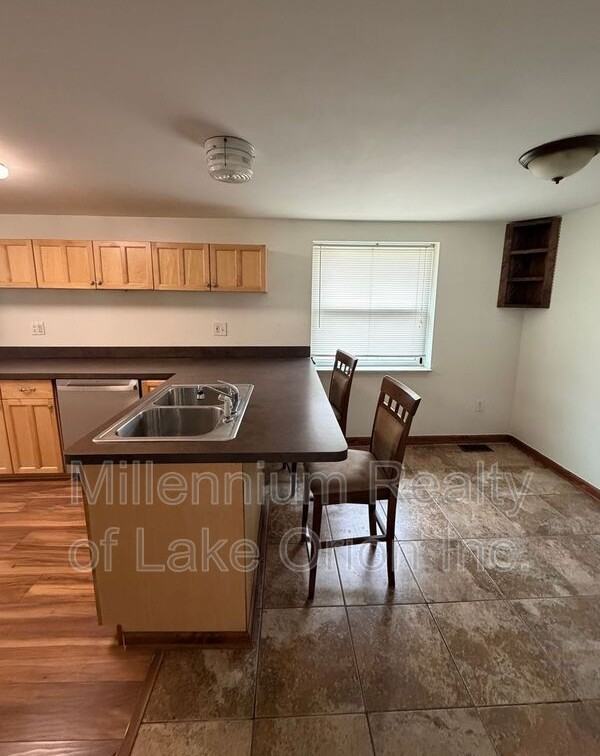 201 W New York Ave - Photo 4 of 20
