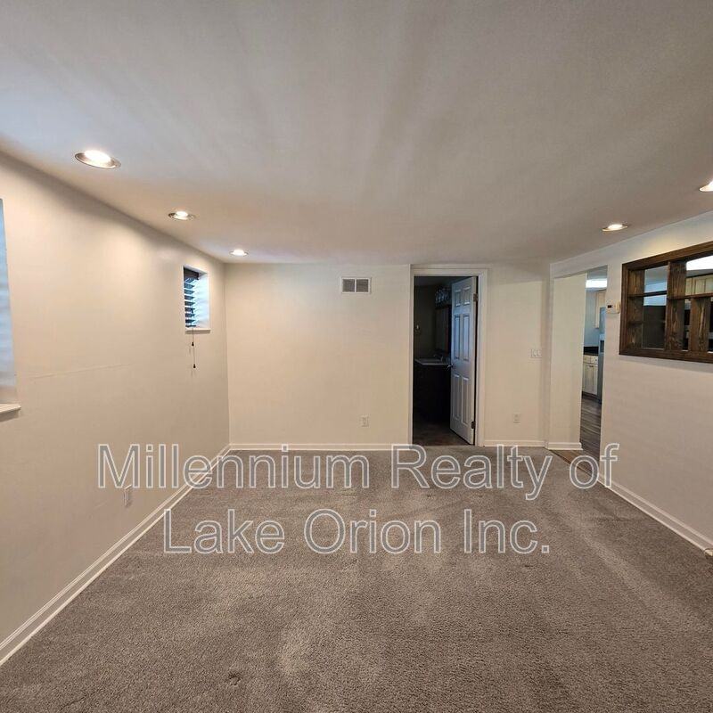 201 W New York Ave - Photo 5 of 20