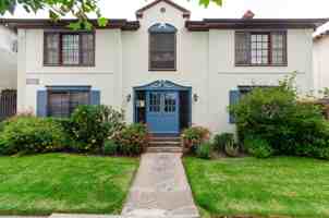 featured image of 236 S Sycamore Ave