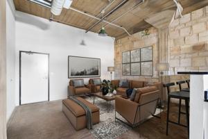 featured image of 201 S Calhoun St