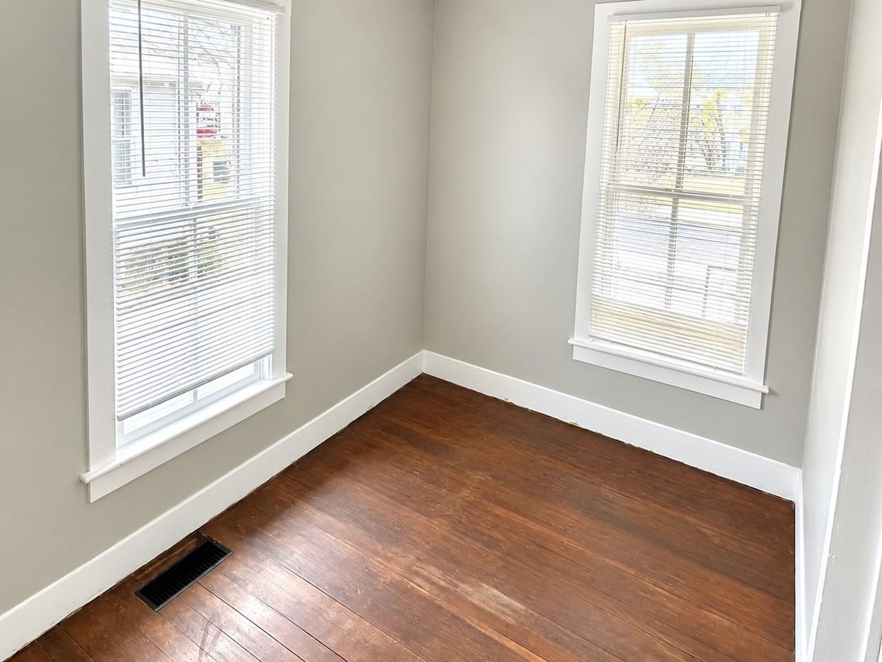 3710 N 53rd St - Photo 5 of 7