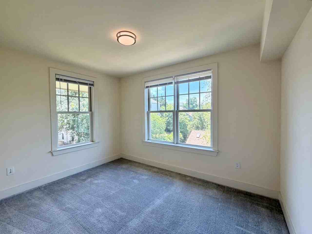 1029 Wertland Street - Photo 4 of 36