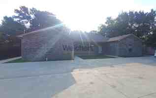 featured image of 719 N 5th St