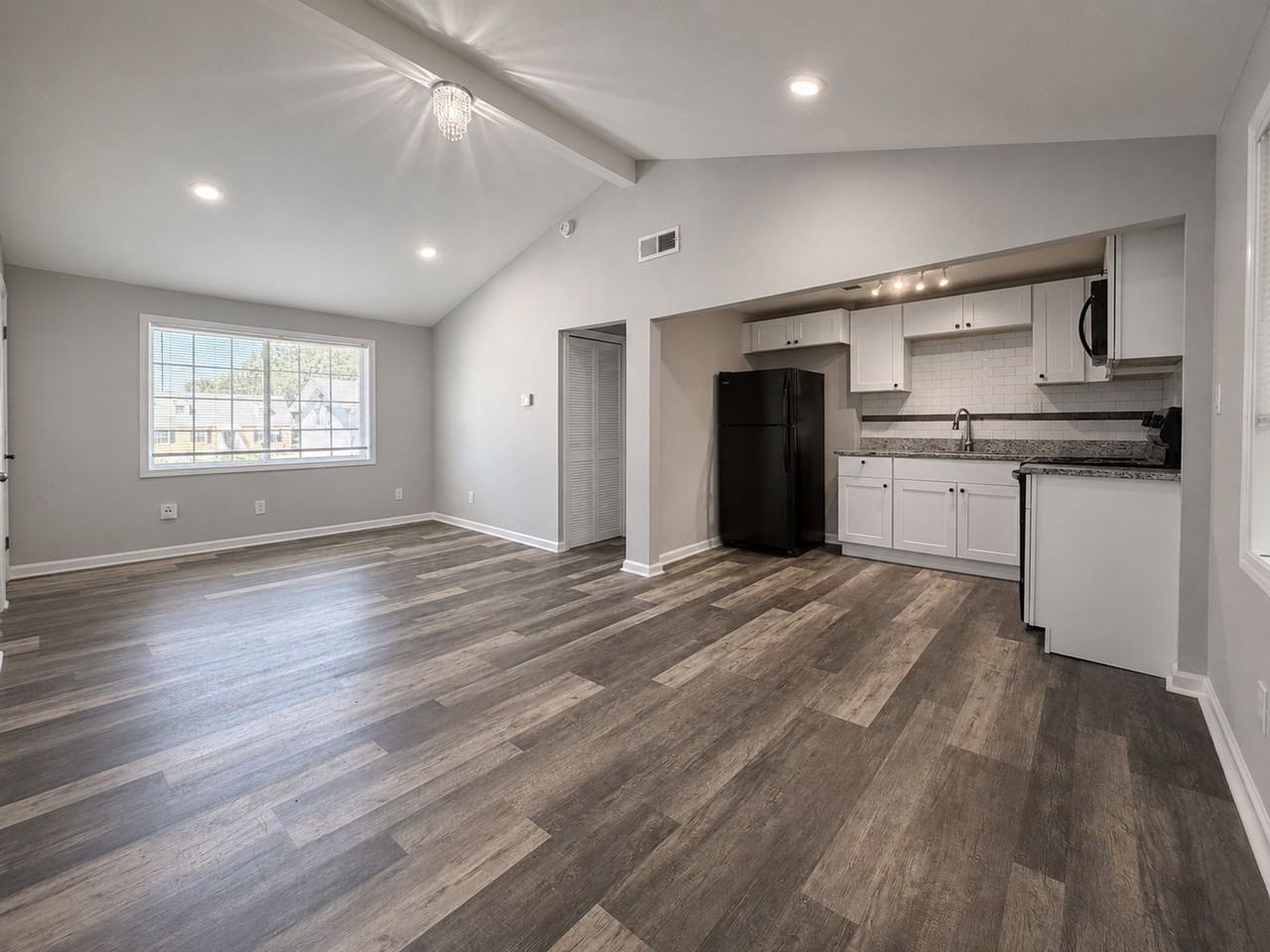 Vesta Avenue Apartments - Photo 7 of 33