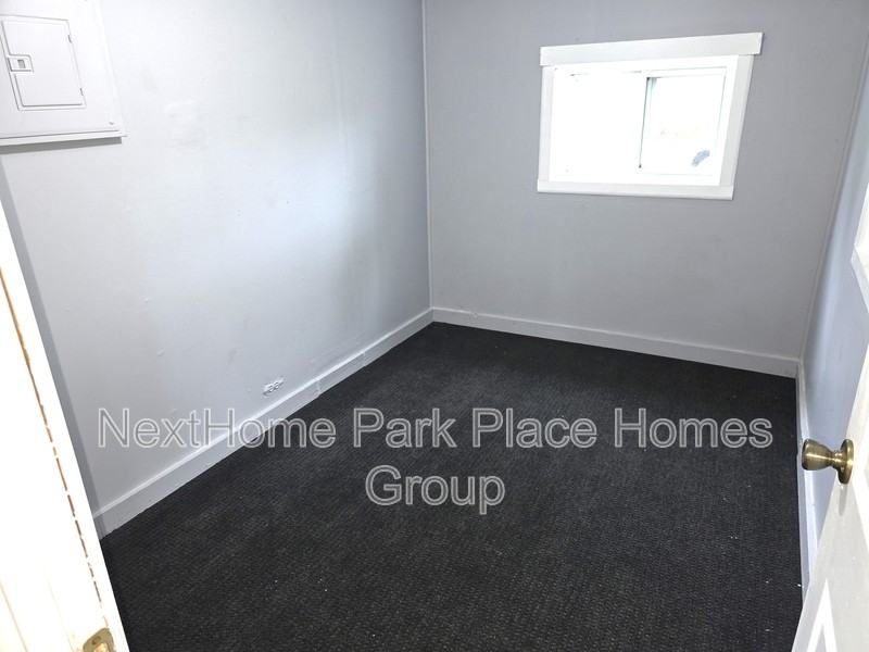 659 Prairie St - Photo 5 of 15
