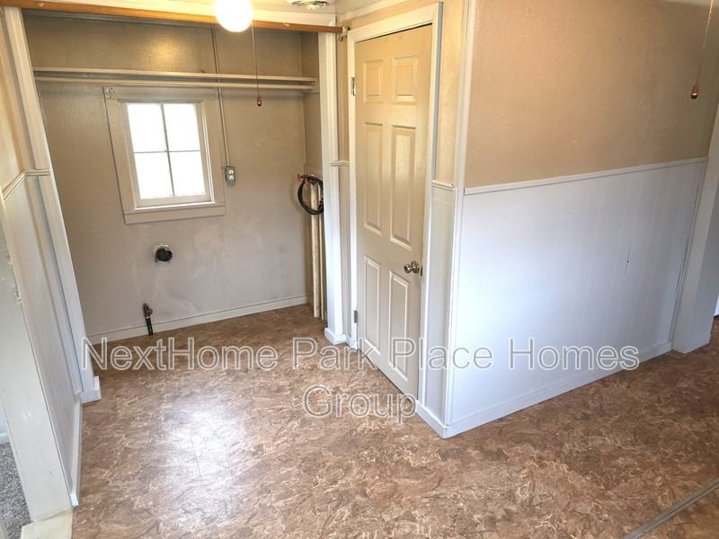 659 Prairie St - Photo 7 of 15