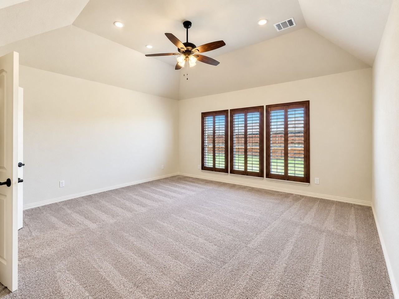 7720 Falcon Ridge Rd - Photo 6 of 18