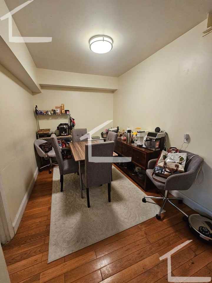108 N Washington St - Photo 3 of 6