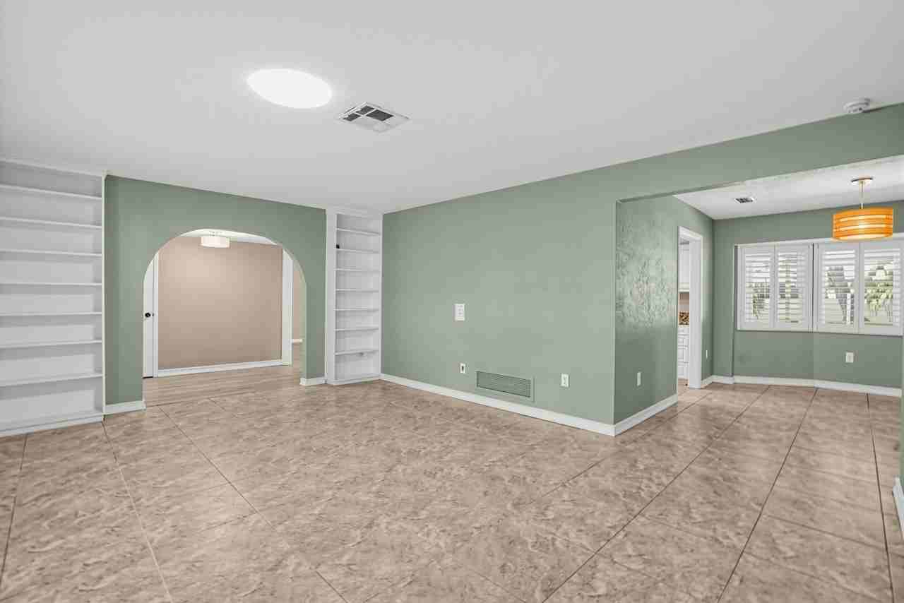 2876 Captiva Dr - Photo 5 of 45