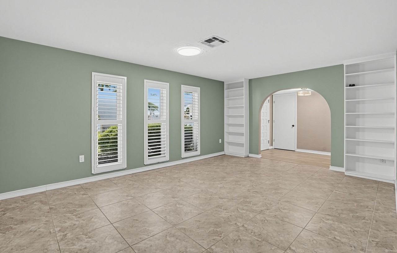 2876 Captiva Dr - Photo 6 of 45
