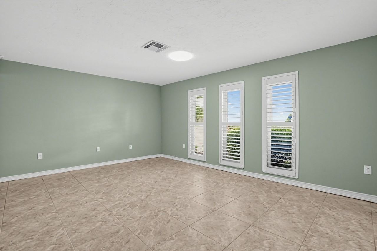2876 Captiva Dr - Photo 7 of 45