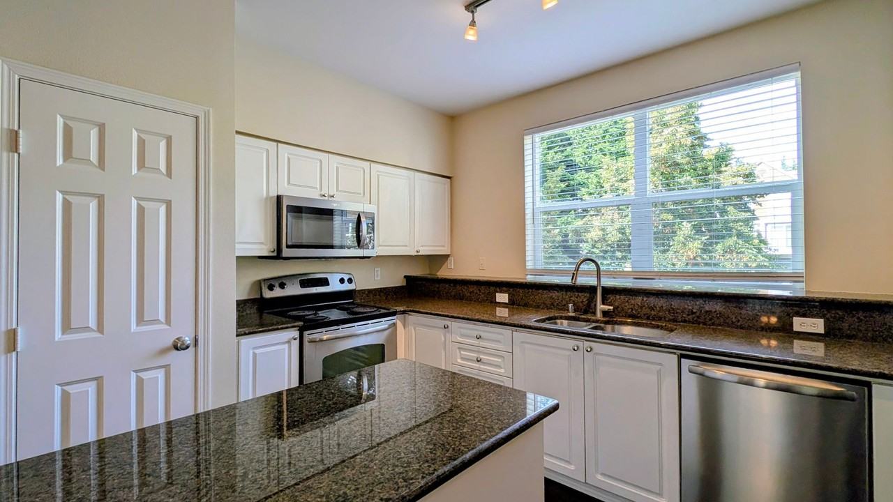3116 164th St Sw - Photo 4 of 19