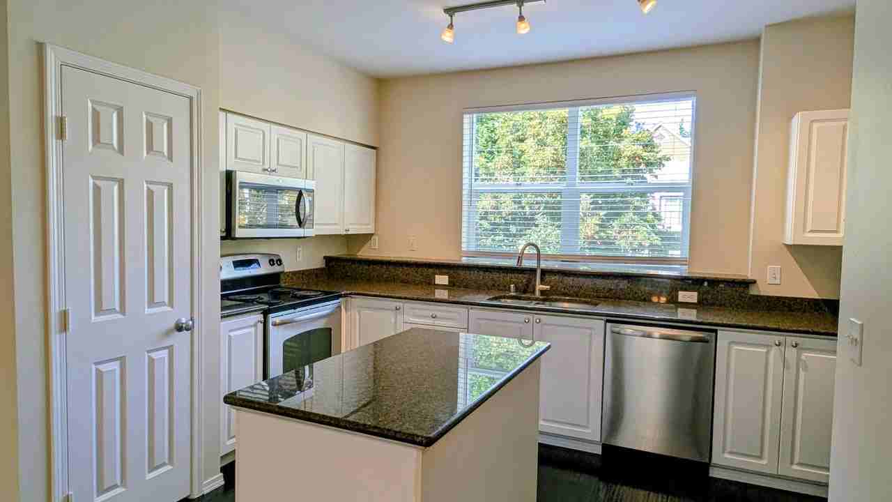 3116 164th St Sw - Photo 5 of 19