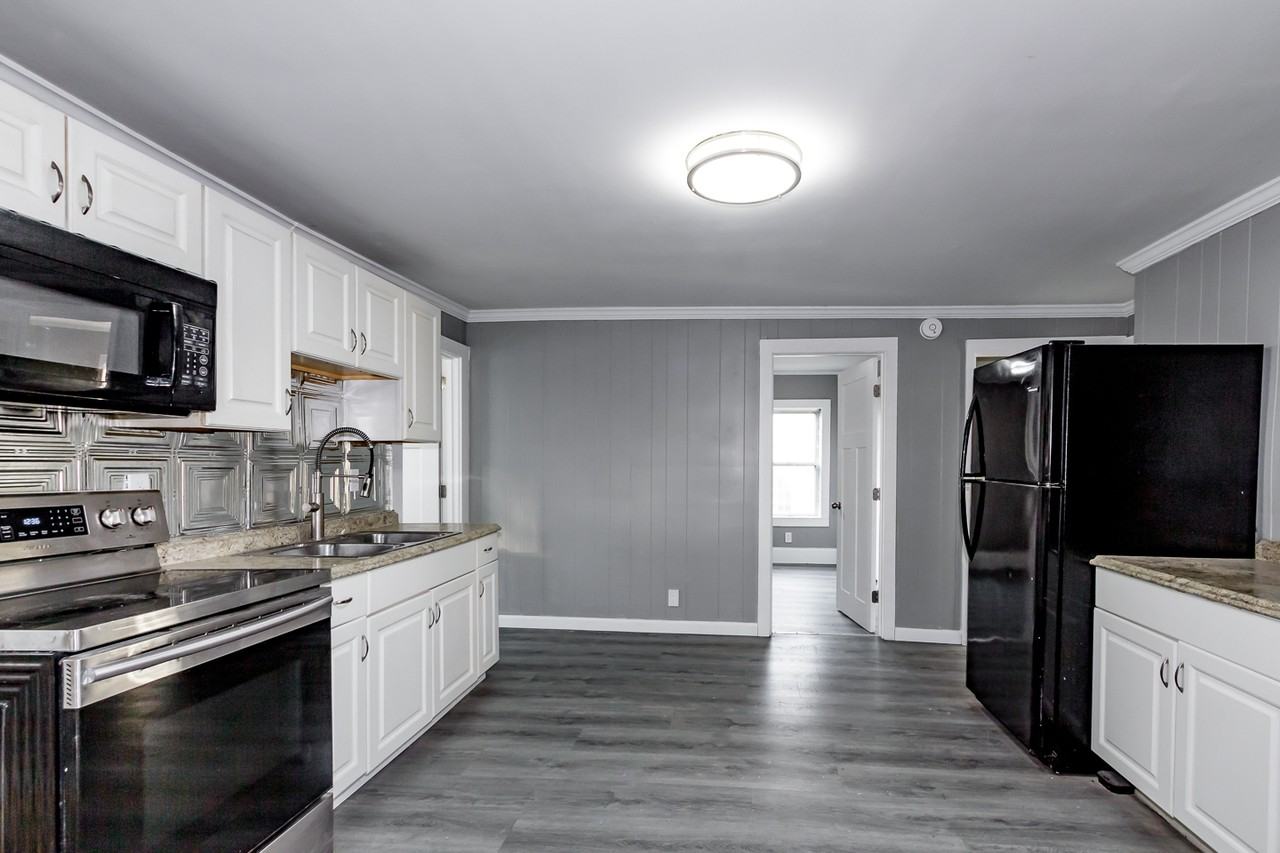 92 Ledge Street - Photo 2 of 24