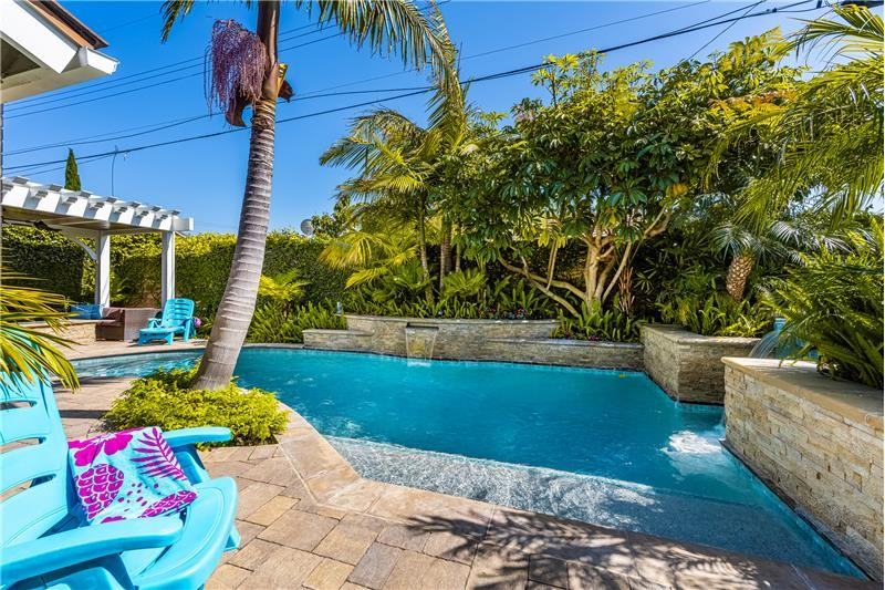 9442 Tiki Cir - Photo 2 of 28