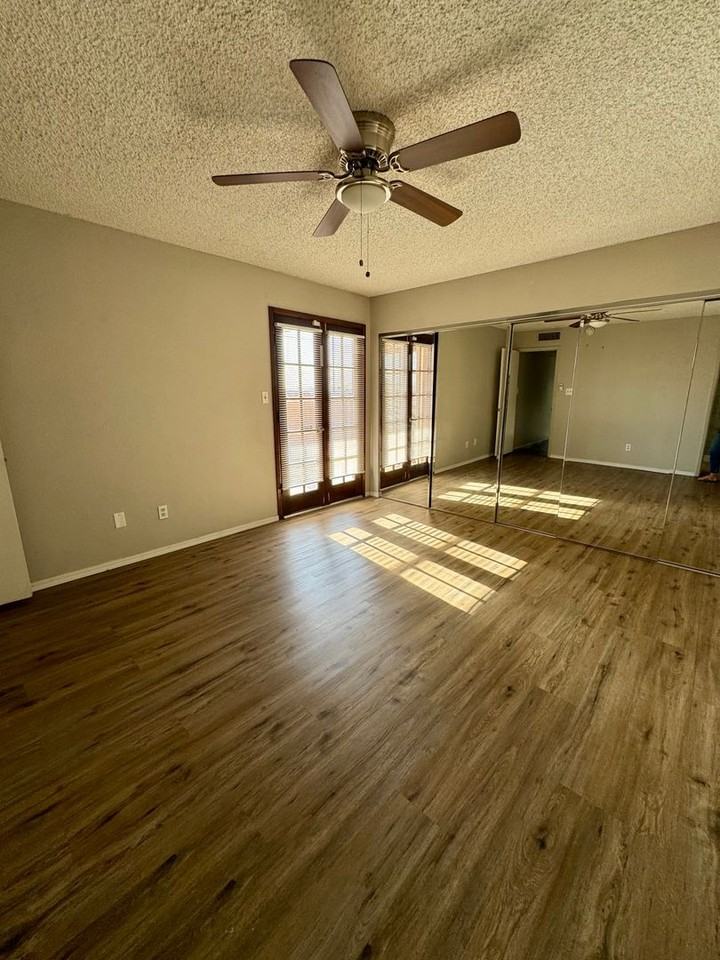 545 W 37th Pl - Photo 2 of 14