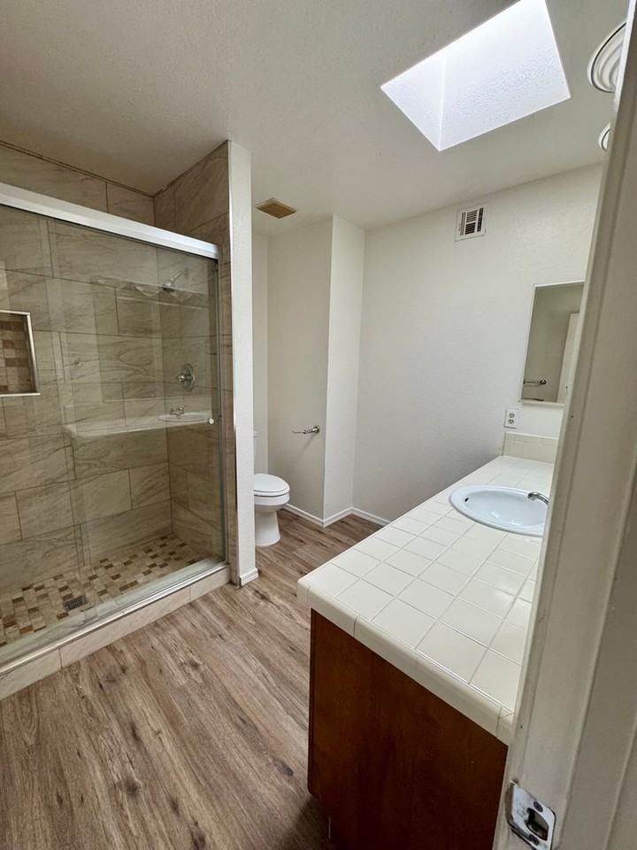545 W 37th Pl - Photo 3 of 14