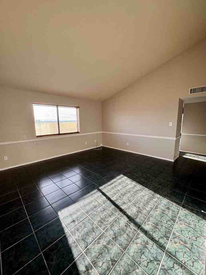 545 W 37th Pl - Photo 7 of 14