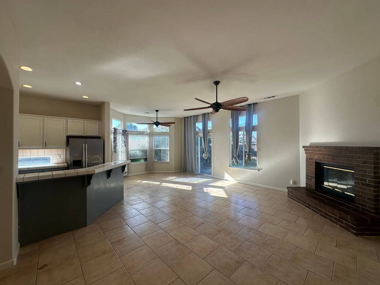 1989 Picadilly Way - Photo 2 of 20