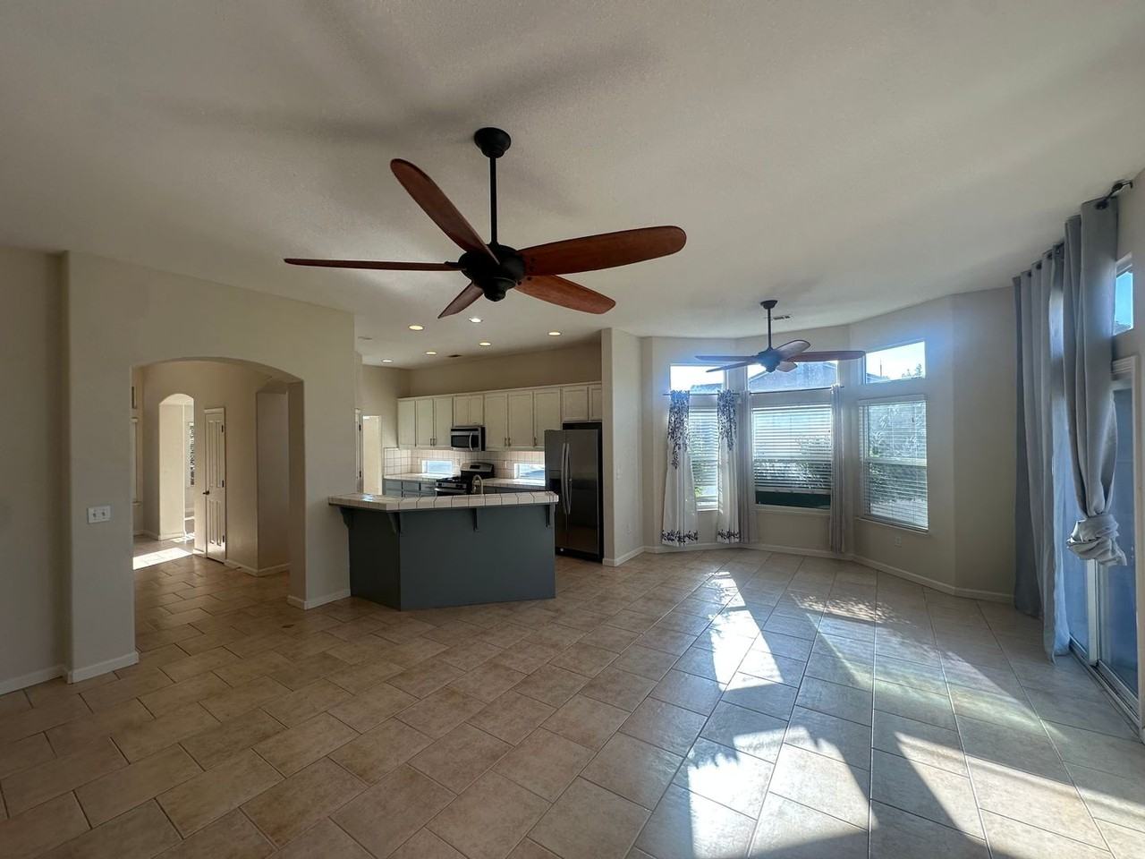 1989 Picadilly Way - Photo 3 of 20