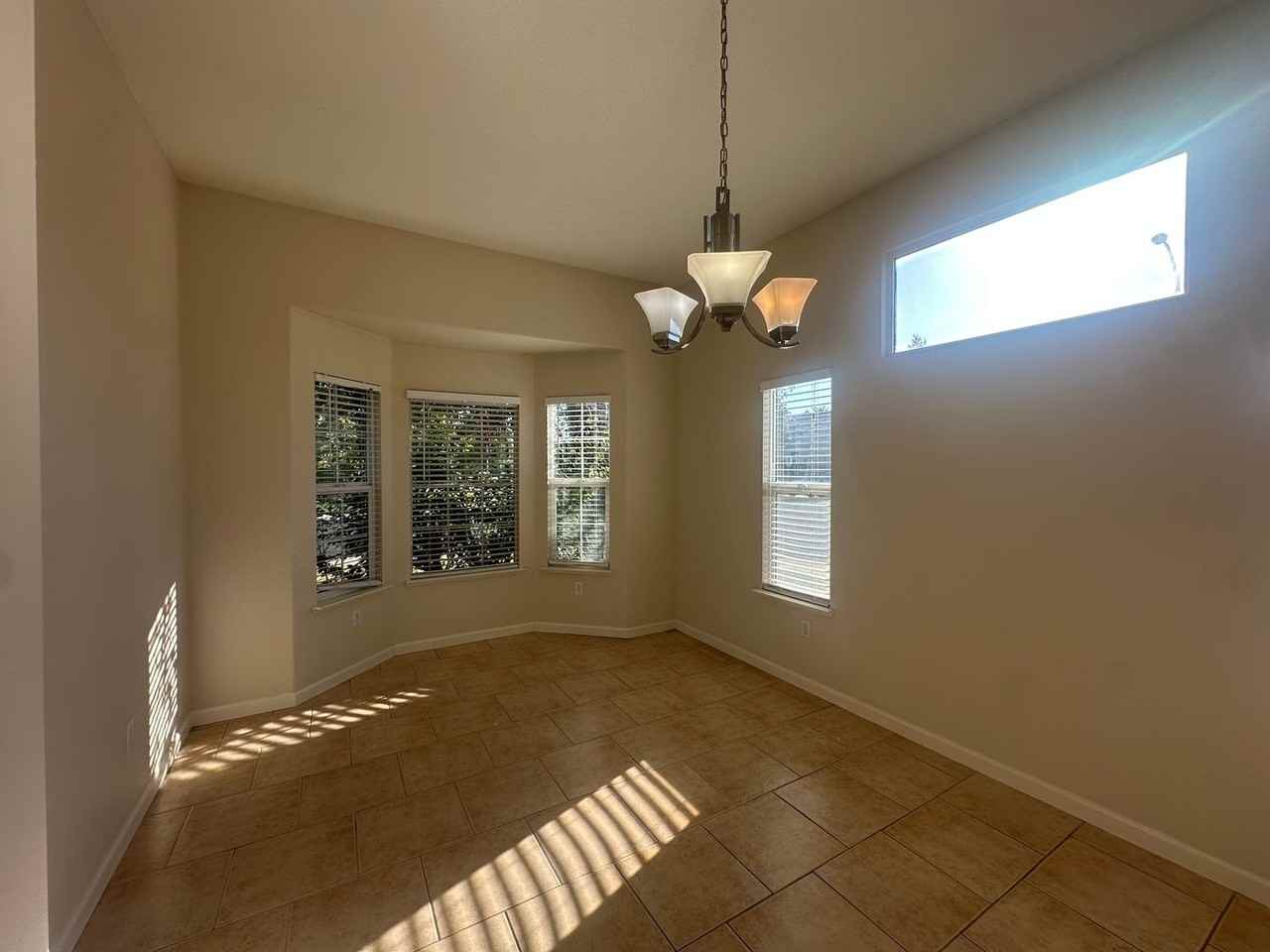 1989 Picadilly Way - Photo 5 of 20