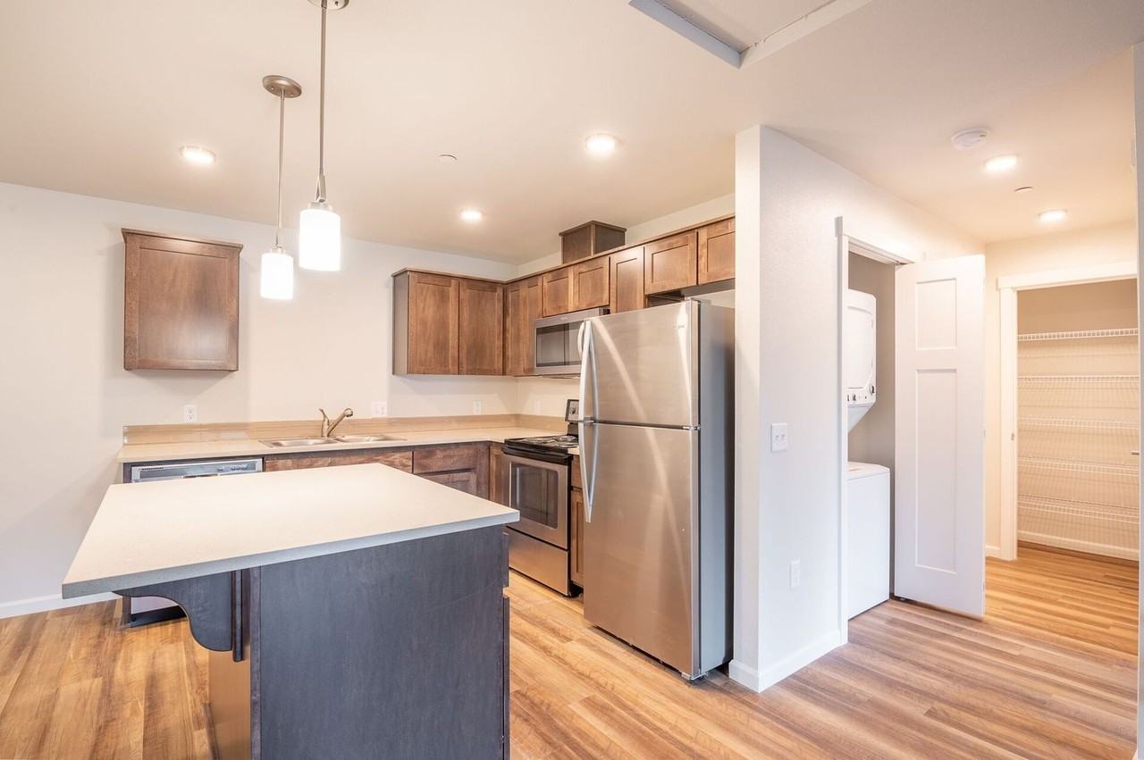 Waterside Apartments - Photo 6 of 50