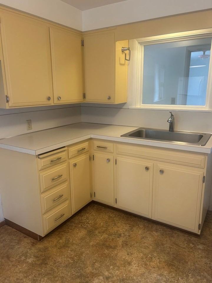 261 Eagle Pl Ne - Photo 4 of 12