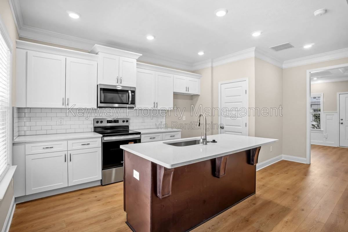 712 Bronze Way - Photo 7 of 20