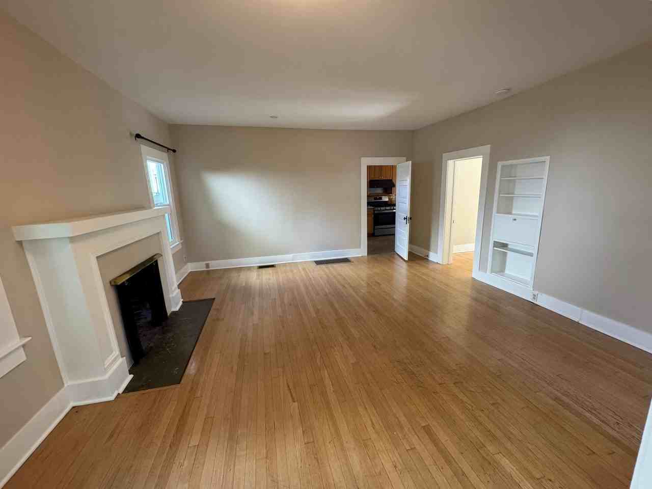 227 Sw 7th St - Photo 3 of 30