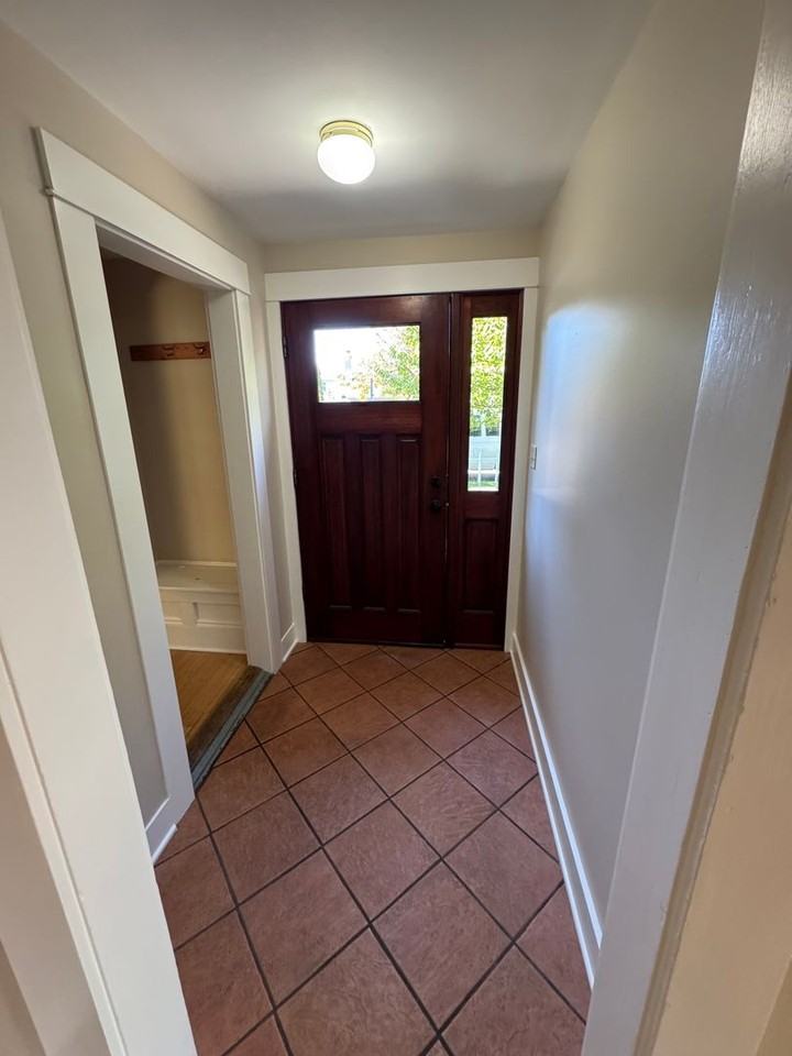 227 Sw 7th St - Photo 5 of 30