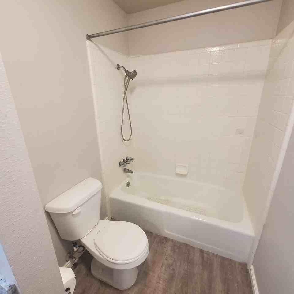 500 Building Monterey Apartments - Photo 7 of 10