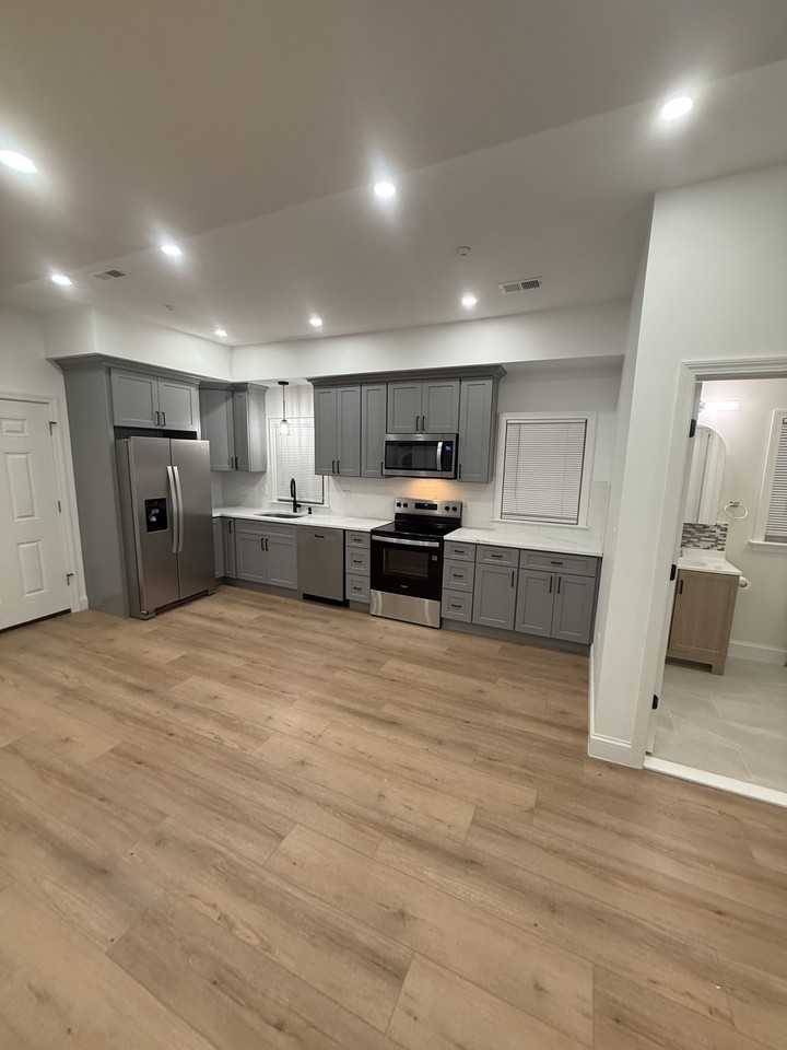 1077 Dorchester Avenue #2 - Photo 4 of 18