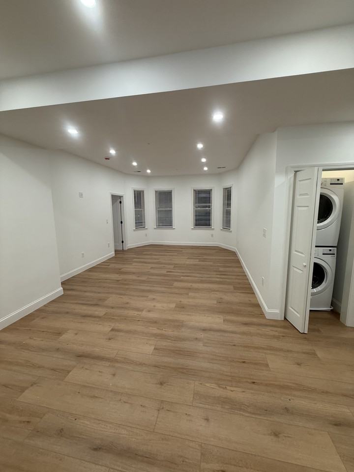 1077 Dorchester Avenue #2 - Photo 3 of 18
