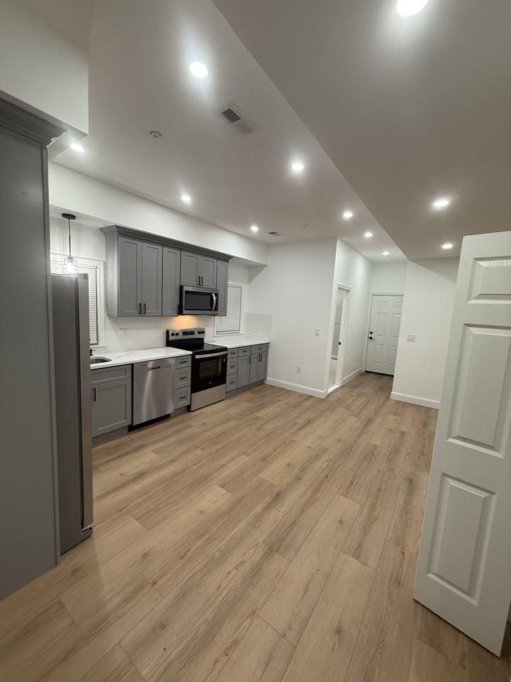 1077 Dorchester Avenue #2 - Photo 5 of 18