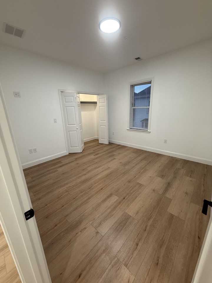 1077 Dorchester Avenue #2 - Photo 6 of 18