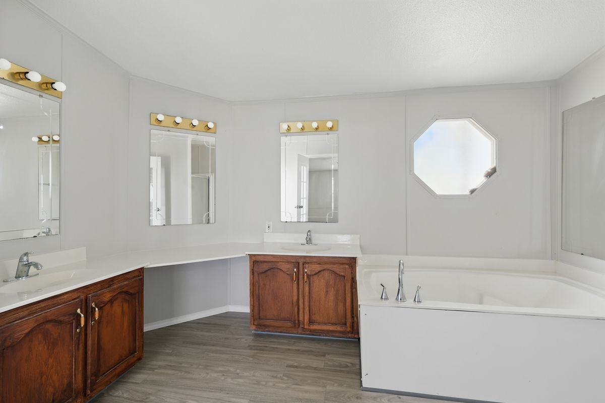 6094 Smiley Rd - Photo 6 of 27