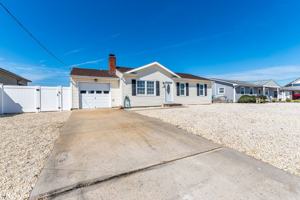 featured image of 1201 Penguin Ct