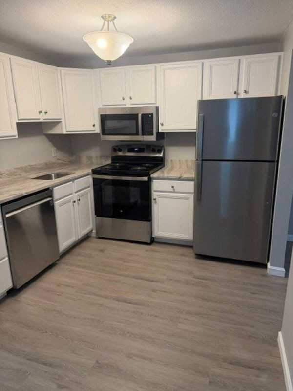 110 English Village Rd ##302 - Photo 5 of 34