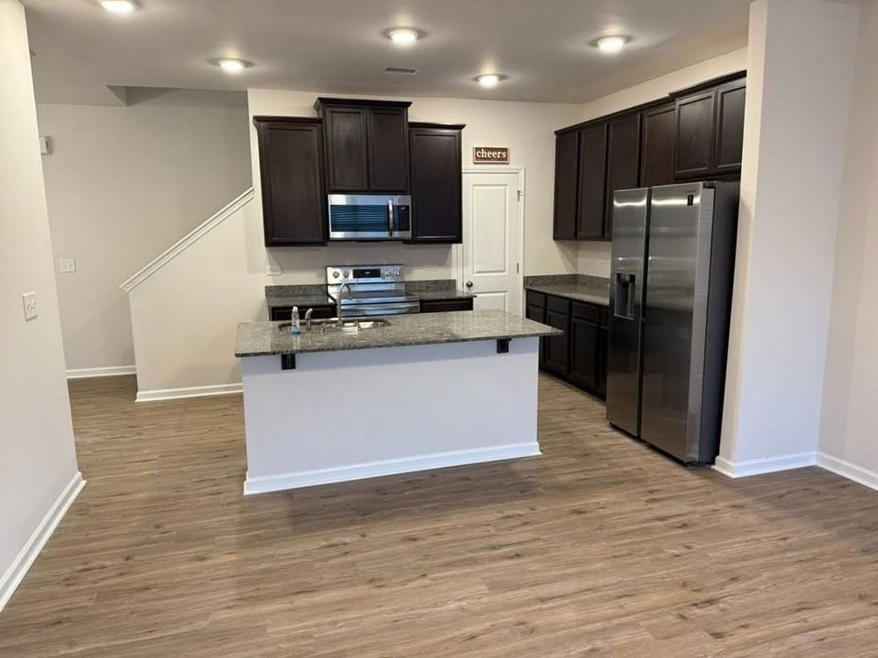 211 Scenic Rd - Photo 6 of 20
