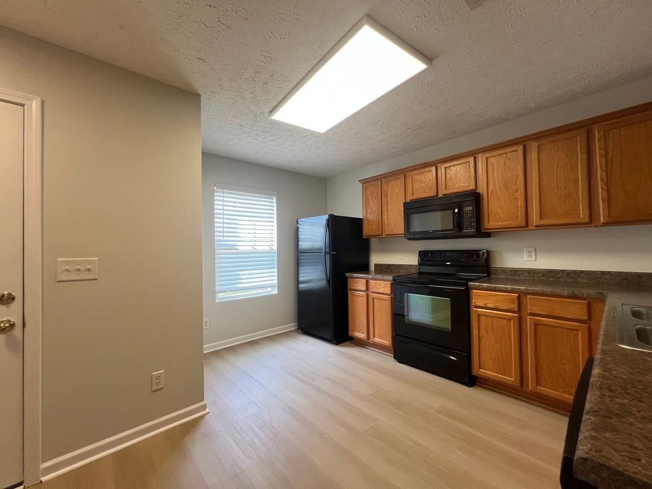 1407 Pleasant Ridge Rd - Photo 7 of 21