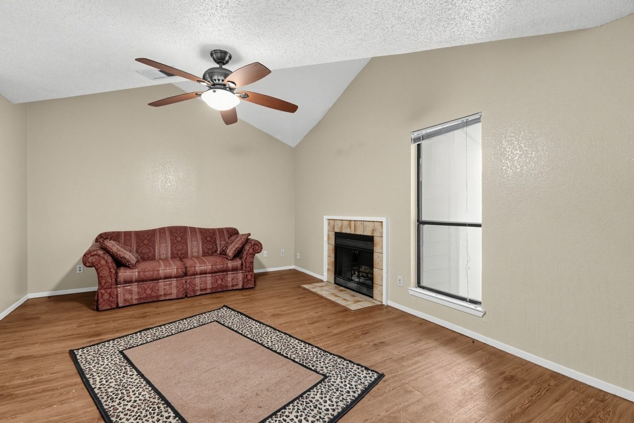1608 Pecan Chase Cir - Photo 2 of 29