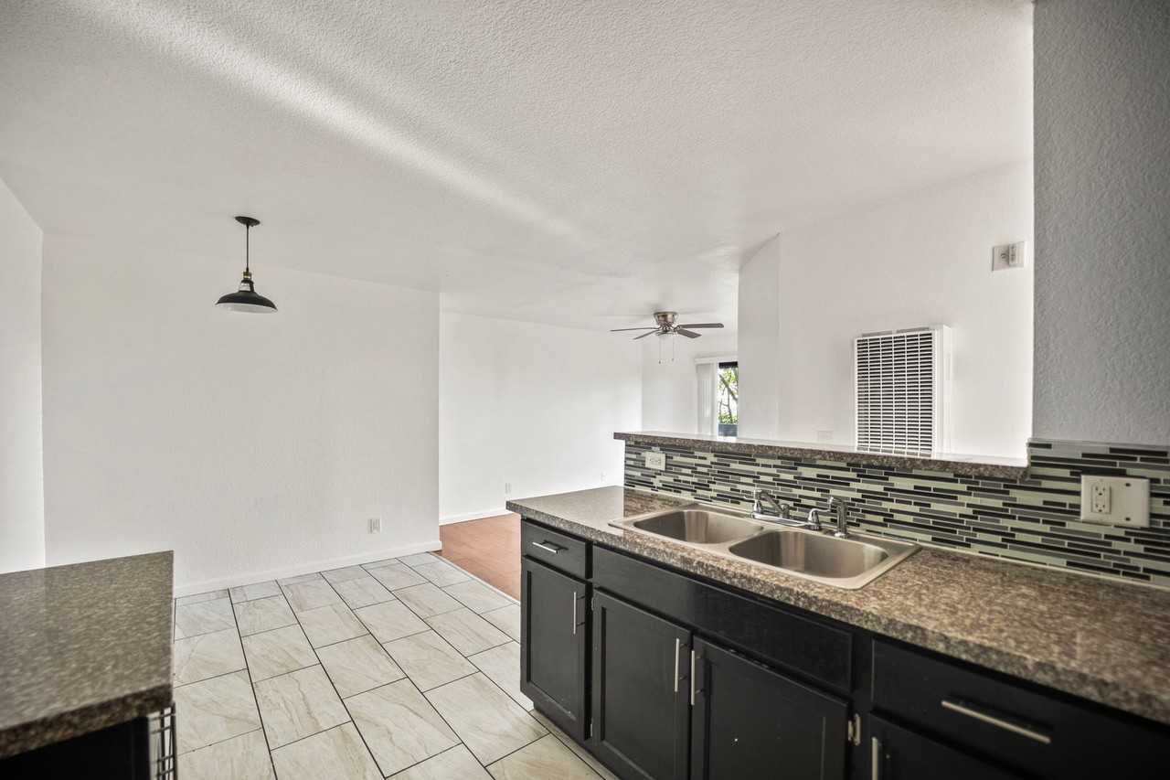 412 Coronado Ter - Photo 4 of 20