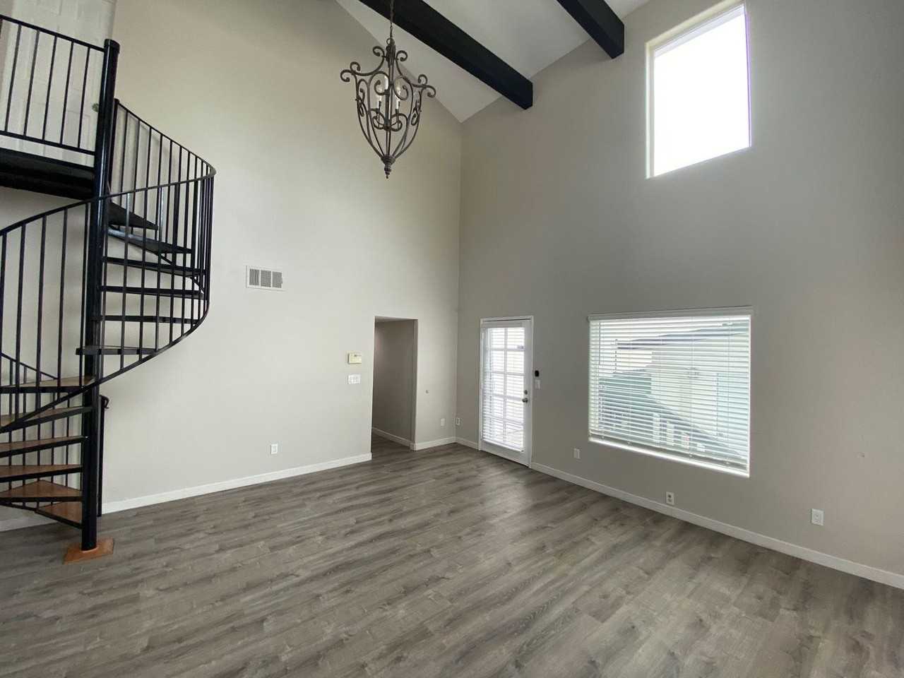 4841 Art St - Photo 5 of 21