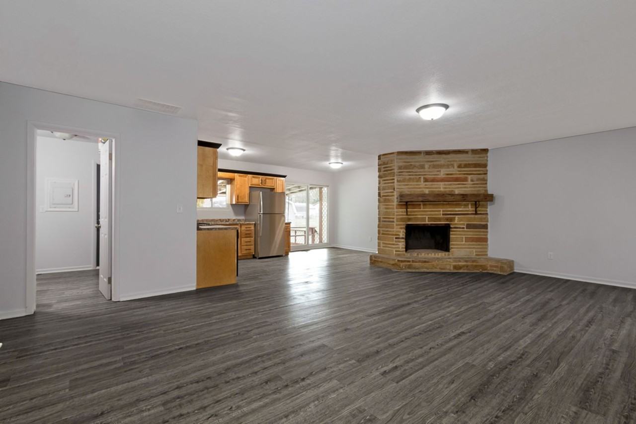 3427 30th St Ne - Photo 3 of 20